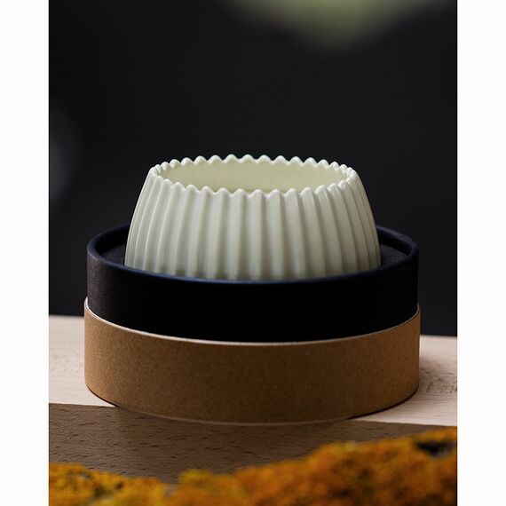 Свеча ароматическая Nutmeg, Leather & Vanilla из коллекции Edge, бежевый, 30 ч, Tkano, изображение 13