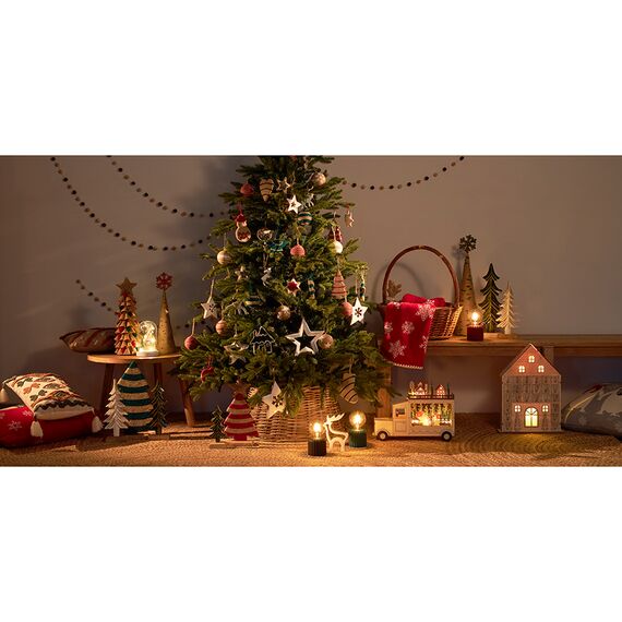 Подушка вязаная с новогодним рисунком Festive penguins из коллекции New Year Essential, 45x45 см, Tkano, изображение 2