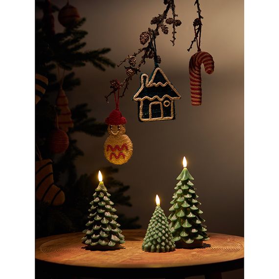 Набор из трех электрических свечей Christmas forest из коллекции New Year Essential, 3 шт., Tkano, изображение 3