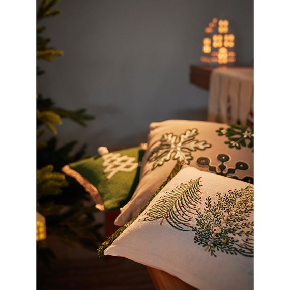 Подушка декоративная с вышивкой Christmas tree из коллекции New Year Essential, 30х45 см, Tkano, изображение 4