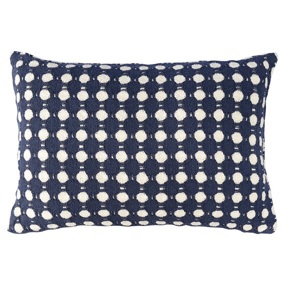 Чехол на подушку из хлопка Polka dots темно-синего цвета из коллекции Essential, 40x60 см, Tkano