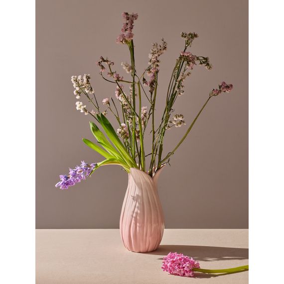 Ваза Petal нежно-розового цвета из коллекции Blossom, 26 см, Tkano, изображение 8