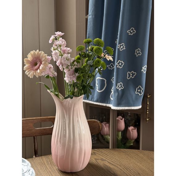 Ваза Petal нежно-розового цвета из коллекции Blossom, 26 см, Tkano, изображение 6
